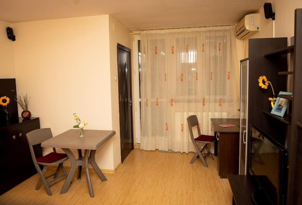 Garsoniera Linistita Zona Vitan Bukarest Kültér fotó